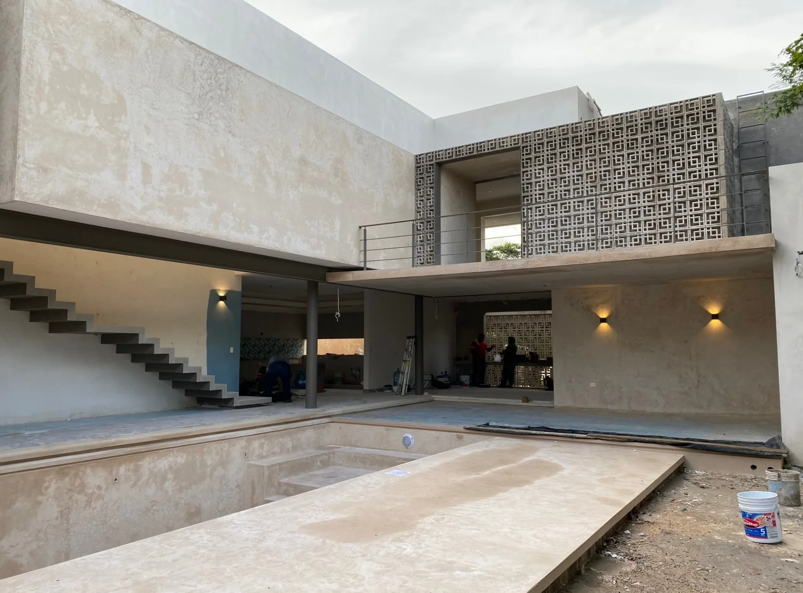 Acceso de un proyecto construido por Nidal